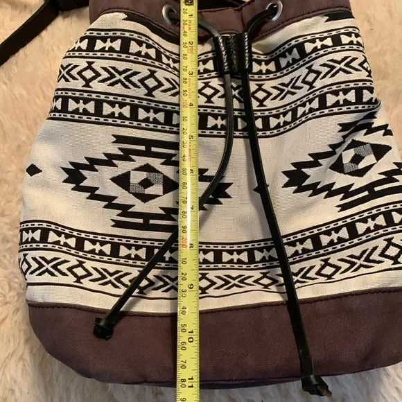 Cross Body Aztec Design Purse - Picture 3 of 7